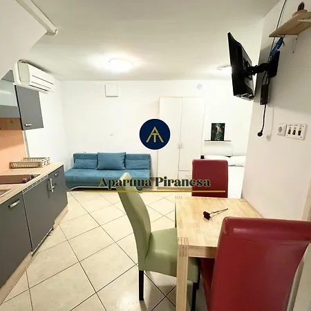 Apartma Piranesa Ii 아파트 *